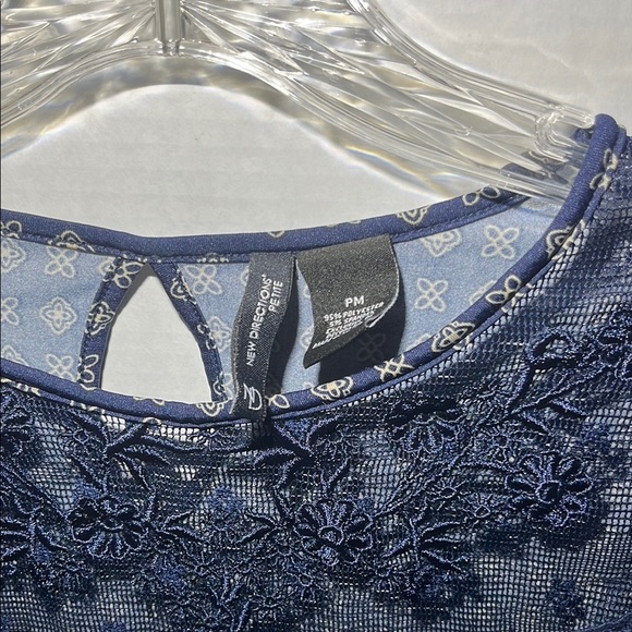 New Directions layers Blue and Pink Graphic Blouse - Picture 2 of 3